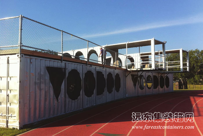 集裝箱建筑： VOODOO 集裝箱活動(dòng)室的外觀