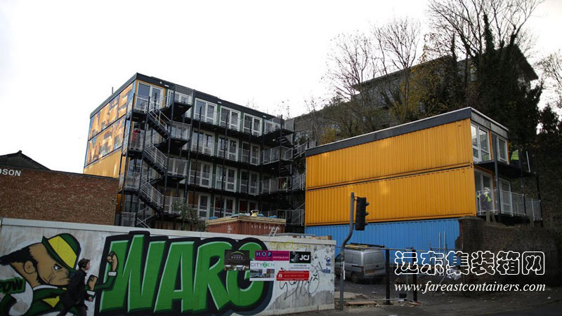 英國(guó)布賴(lài)頓集裝箱公寓的整體外觀
